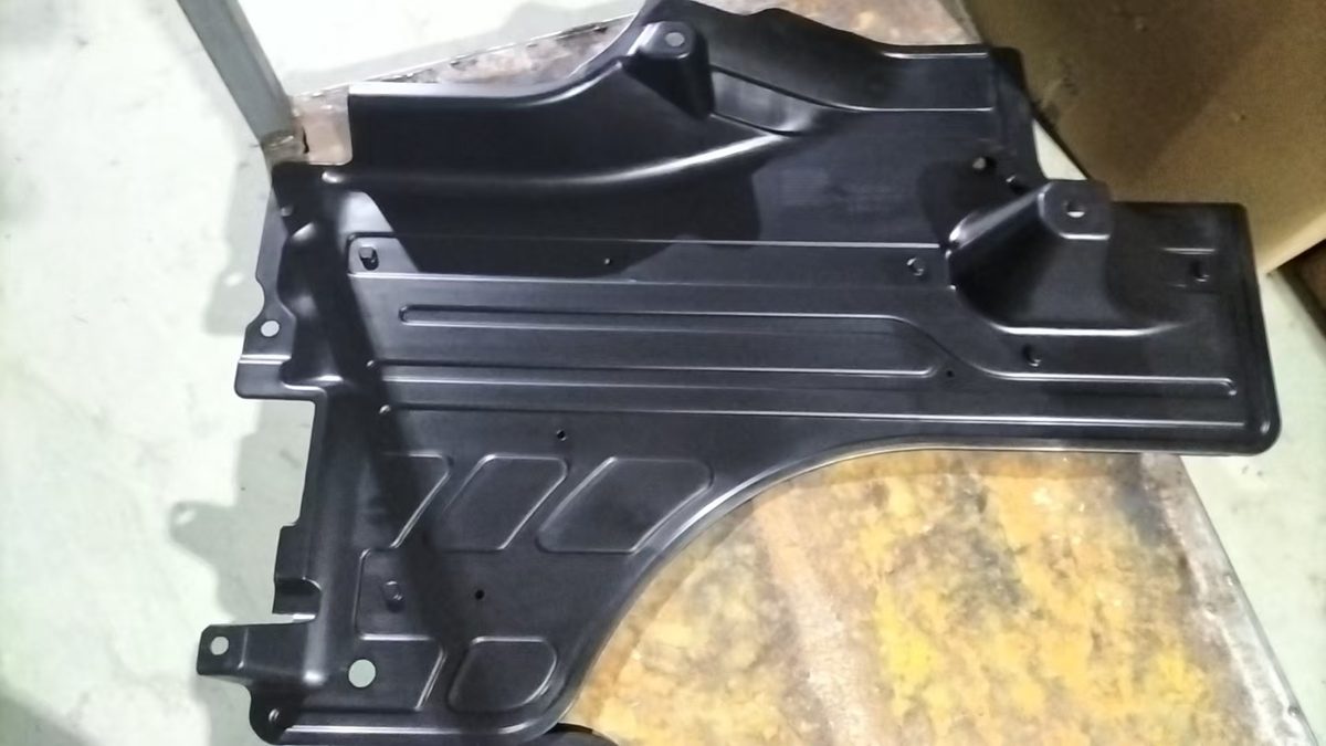 Fuel Tank Shield (Right) (OE 30736341) — VOLVO replacement part