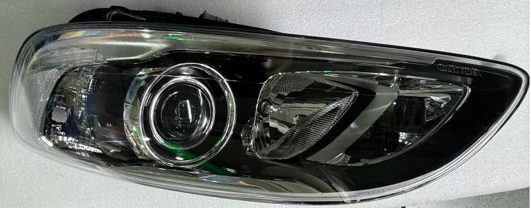 Headlight Right Hand (Domestic) (OE 31689318) — VOLVO replacement part